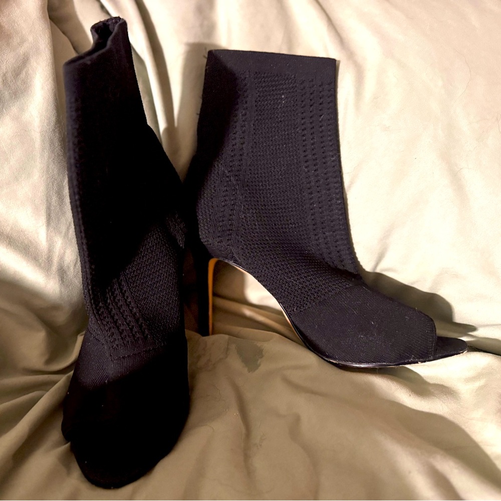 Nicole Miller Black Knit Peep-Toe Sock Booties – Size 9